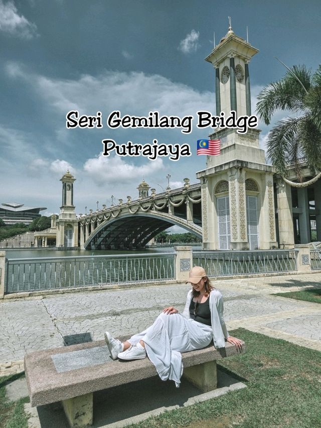 Strike a Pose at Seri Gemilang Bridge – but Bring Sunscreen! 📸🌞