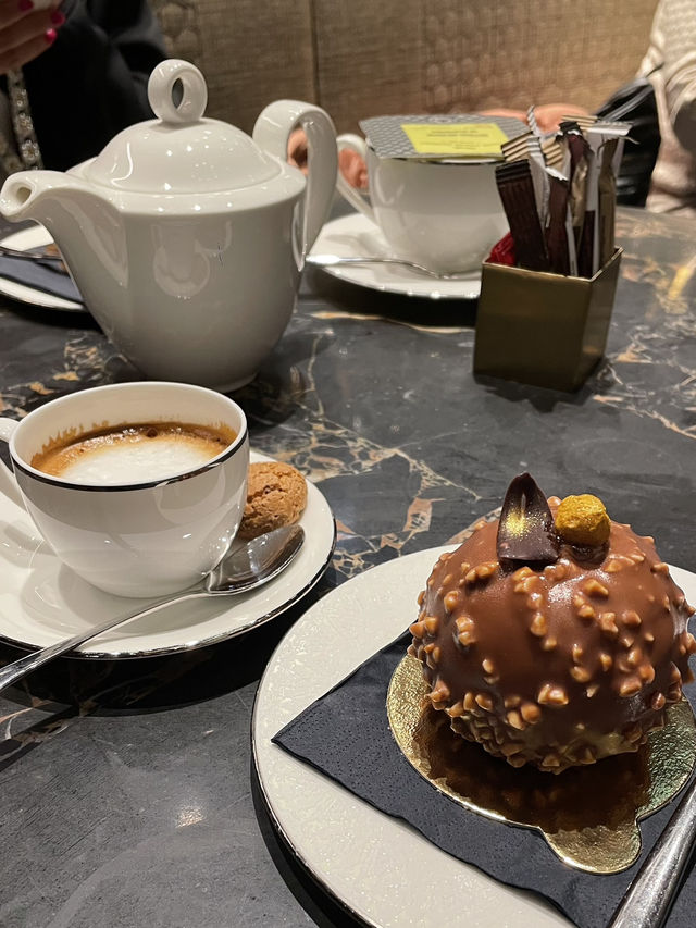 【世界一美しいカフェがある国ハンガリー🇭🇺のおすすめカフェ3選】
