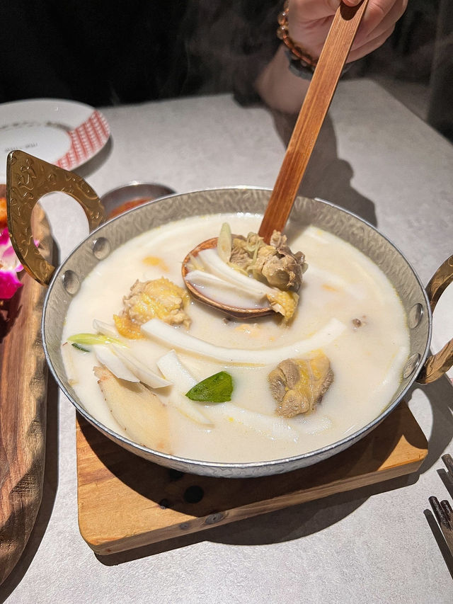 ɞ♡ 不可錯過的泰式椰子鮮雞湯 & 泰胡椒和牛糯米河 ♡ɞ