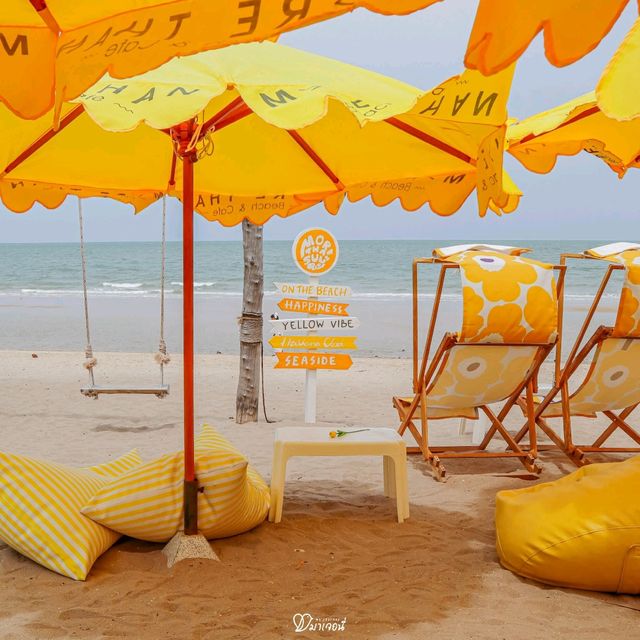 คาเฟ่ริมทะเลที่มีมากกว่าความชิล! 🏖️🍹