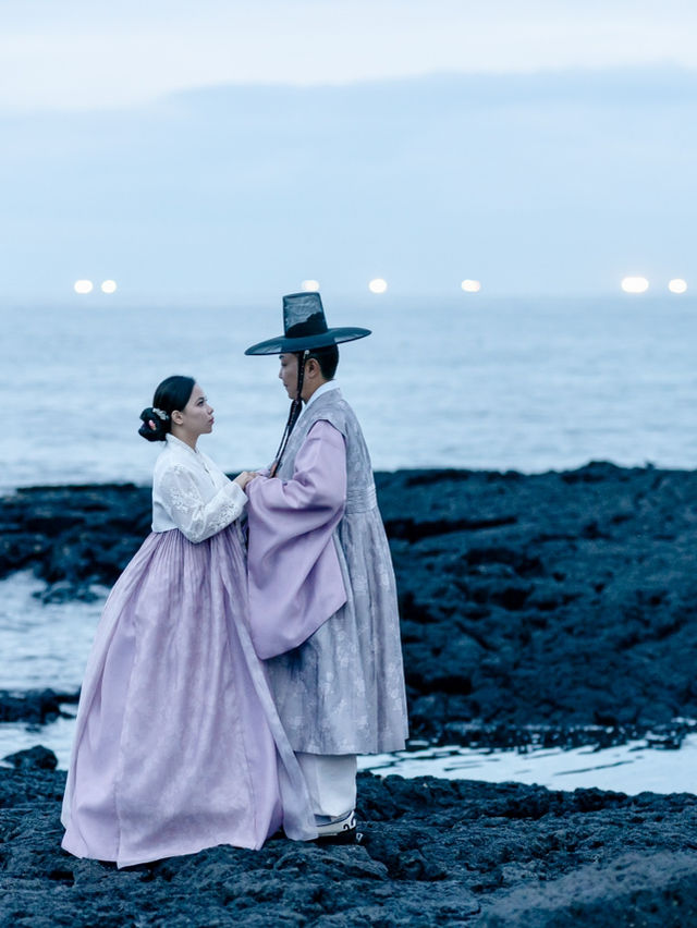 📸 Dress Like a Queen: Rent a Korean Hanbok in Jeju and Take Stunning Photos at Your Favorite Spot 👘