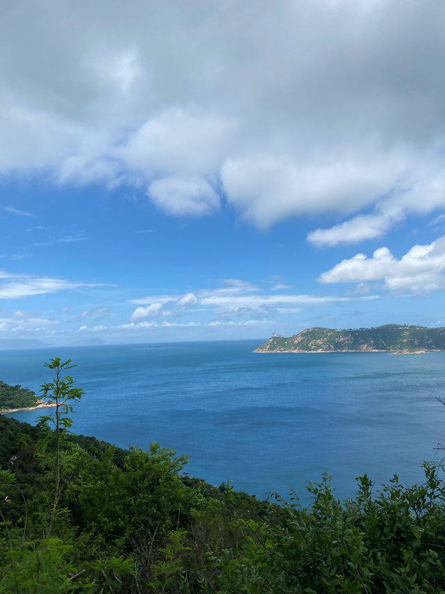 香港｜鶴咀道上一路的藍天白雲與大海🌊🩵