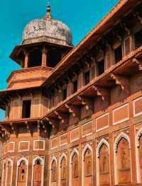 🏯 Agra Fort – The Royal Fortress of Power & Glory 
