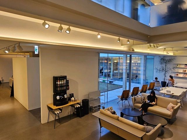 "Hyundai Card Design Library: Where Hanok Meets Helvetica"
