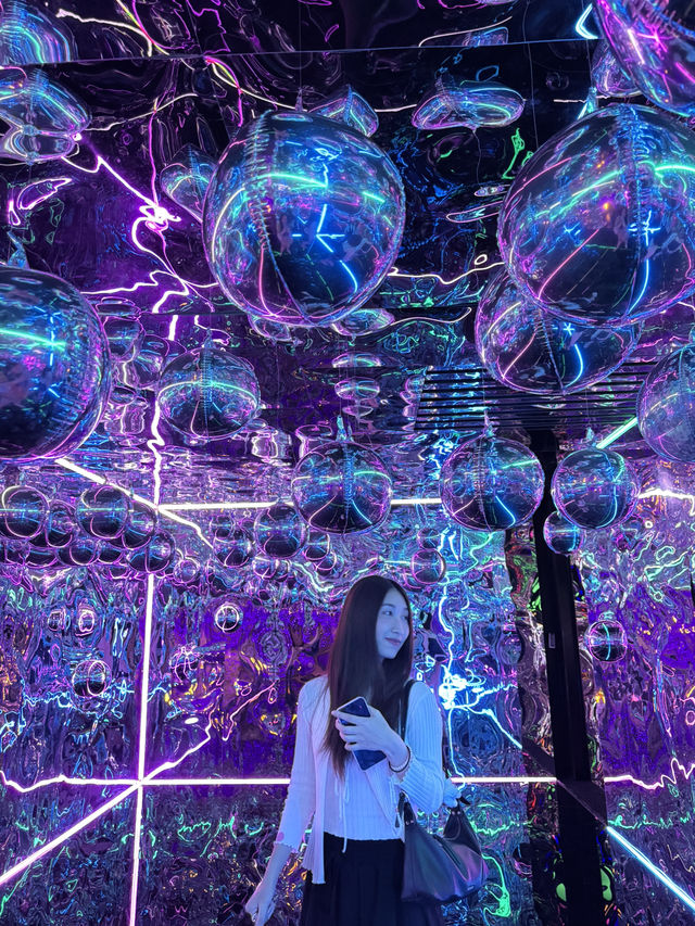 Lighting Art Museum&Balloon Garden ศรีราชา