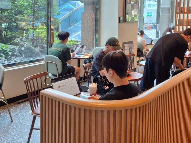 스타벅스 홍대역점💙