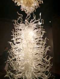Admire beautiful glasswork art in Seattle