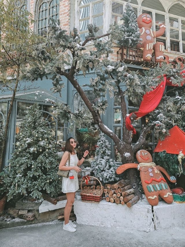 B-Story Café – Christmas Wonderland in the Heart of Bangkok 🎄🇹🇭