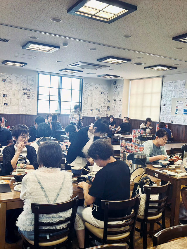 Try This Restaurant in Seafood Market 🇯🇵