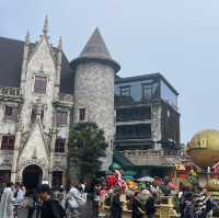 🏰 Lost in France… but in Vietnam?!