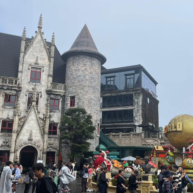 🏰 Lost in France… but in Vietnam?!