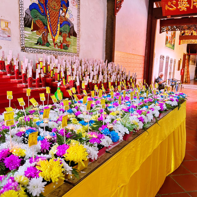🙏 Solo Spiritual Visit: Goddess of Mercy Temple (Kuan Yin Teng) – Penang’s Oldest Chinese Temple