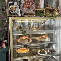 Calm & Coff คาเฟ่ลับในซอยกรุงเทพ 