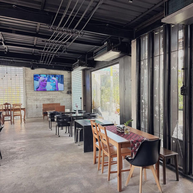 🍻☕ Whats Your Name Cafe & Craft Beer On Tap 