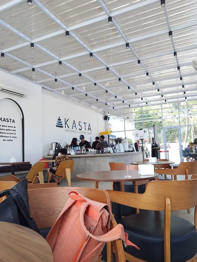 From Lazy Bags to Latte Art, Kasta’s Signature Flow