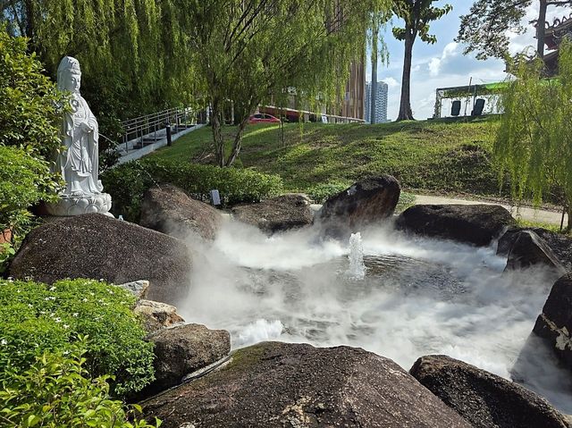 The magical dragon pond in Kong Meng San Temple complex