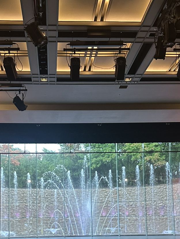 화려한 샹들리에가 있는 💛 한남동의 클래식한 건축기행 여행지✨