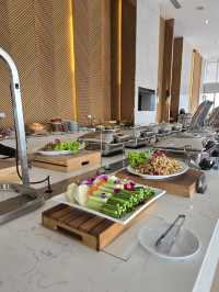 The Quarter Ari, City Buzz Finds Balance