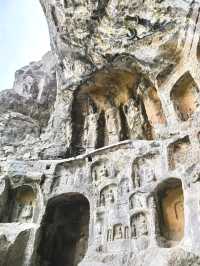 Stone Buddhas at Longmen Grottoes