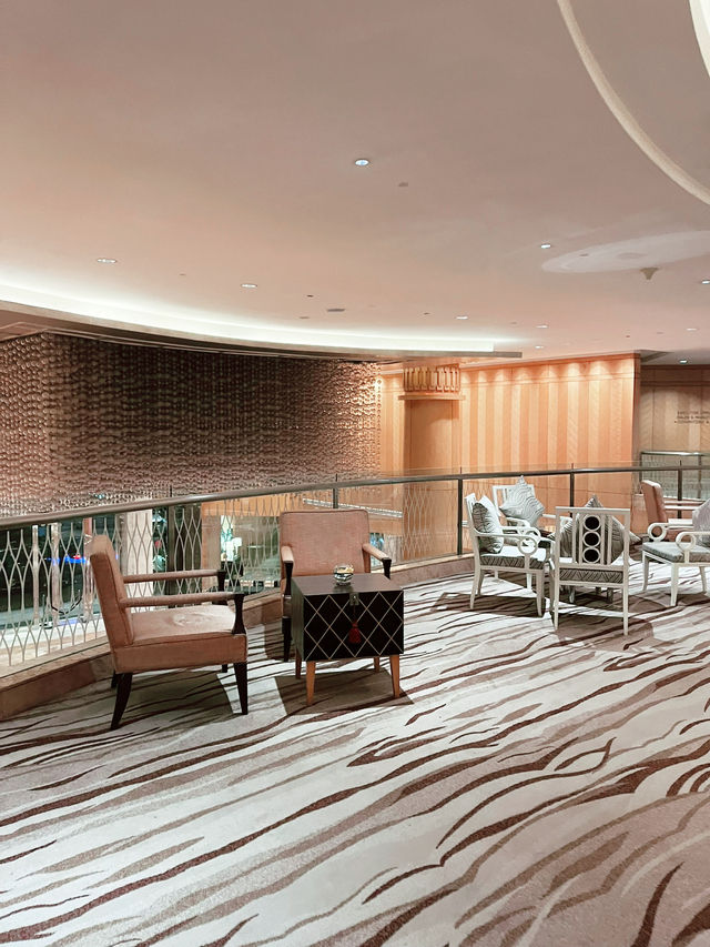 One World Hotel: A Luxurious Stay in a Prime Location