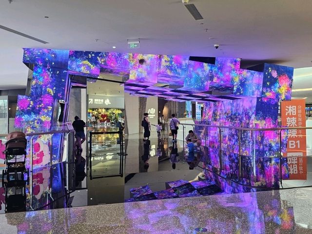 深圳地鐵沿線旺中帶靜的中洲灣商場 深圳地鐵沿線旺中帶靜的中洲灣商場