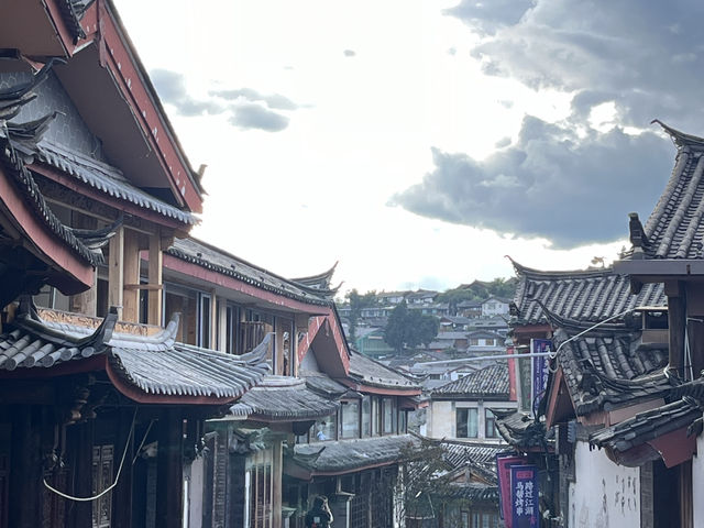 登高望遠，漫遊麗江古城