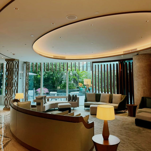 Polished Escape, Lantau Light