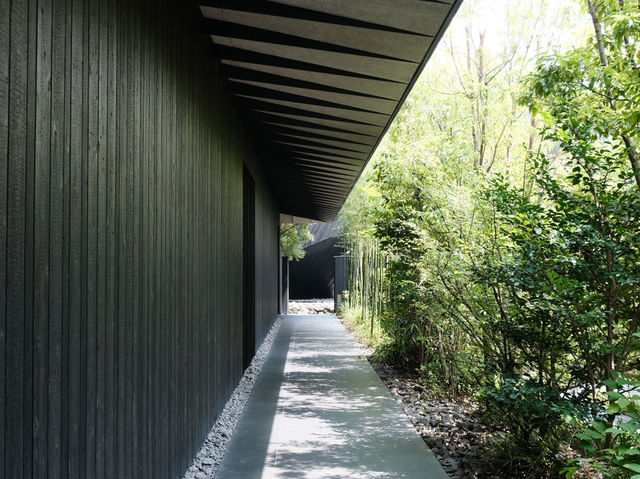 當建築成為藝術的框景：由布院 COMICO ART MUSEUM 的沉浸式美學之旅