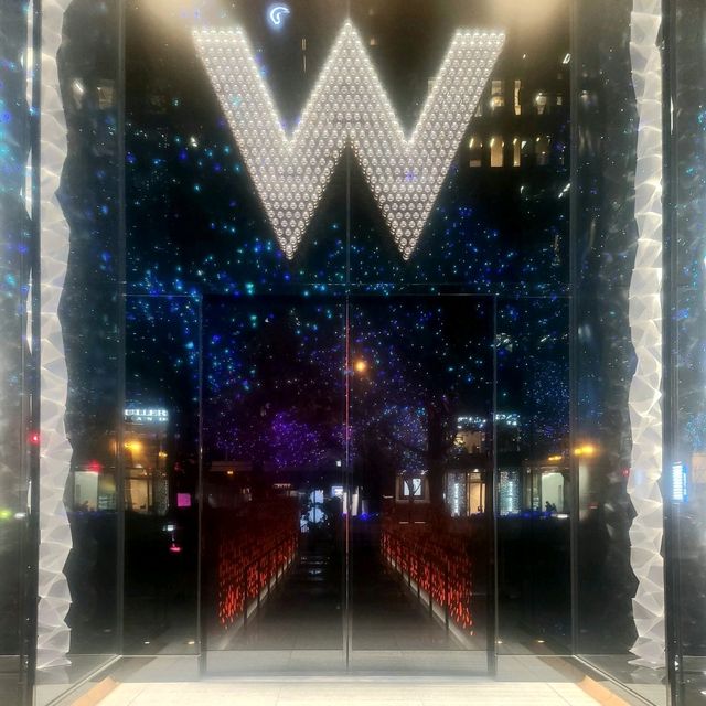 W Osaka LIVING ROOM HARRY WINSTON "The Winston Garden Maze"
