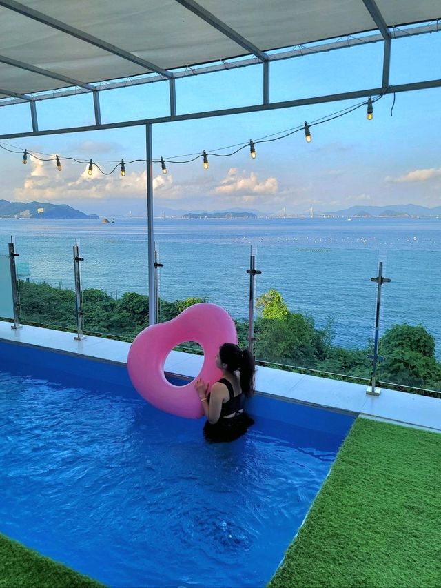 역대급 오션뷰를 마주하는 거제도 커플감성숙소💙