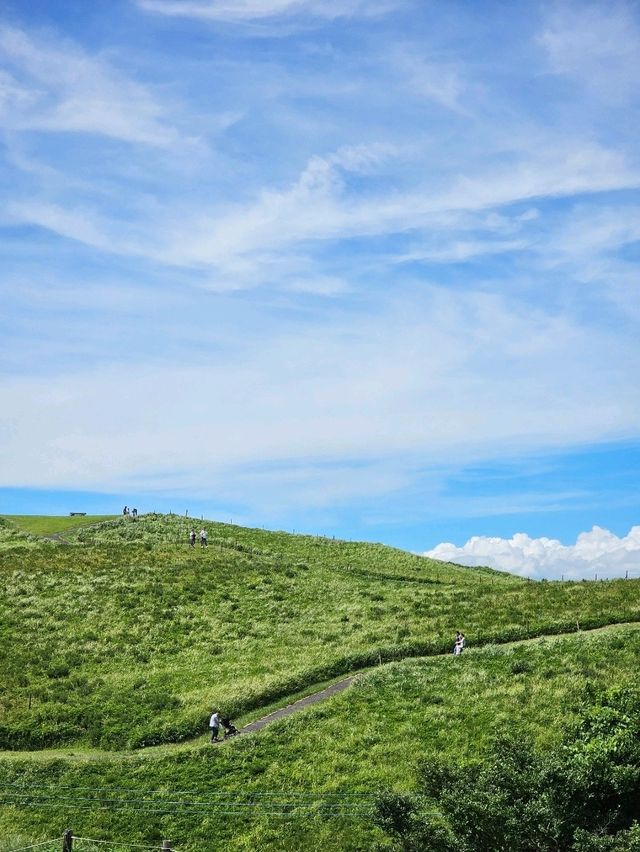 阿蘇五岳と外輪山を一望する、天空の大パノラマ 阿蘇五岳と外輪山を一望する、天空の大パノラマ