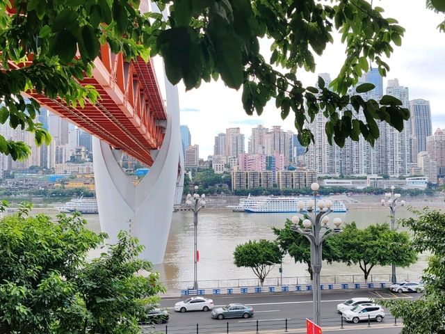 Encountering Xiahaoli: The Charm of Slope and Steps at Entrance No. 3