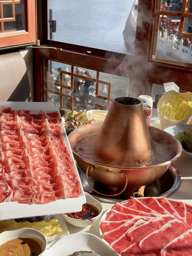 🥩 The Best Hotpot Meal I Had in Shichahai, Beijing!