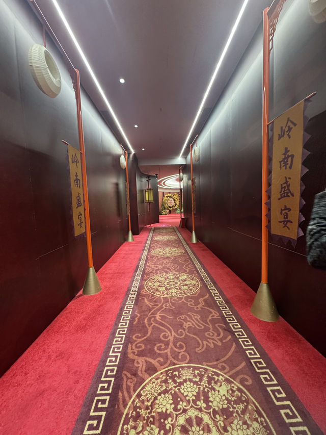 Foshan’s Regal Tshow: Imperial Feast + Costumes + Live Performances 👑🍽️ Foshan’s Regal Tshow: Imperial Feast + Costumes + Live Performances 👑🍽️