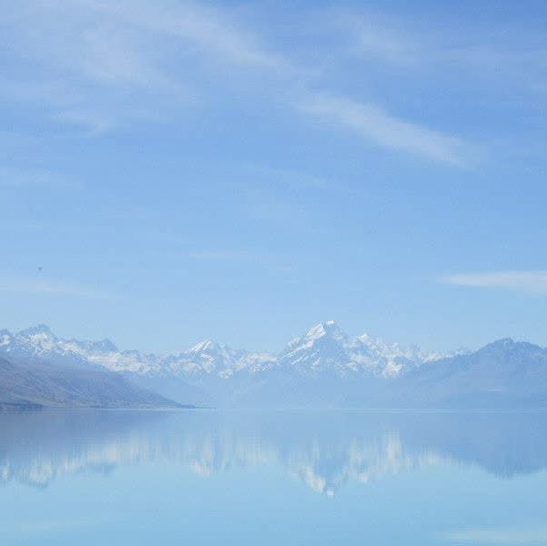 美到我想哭的普卡基湖藍