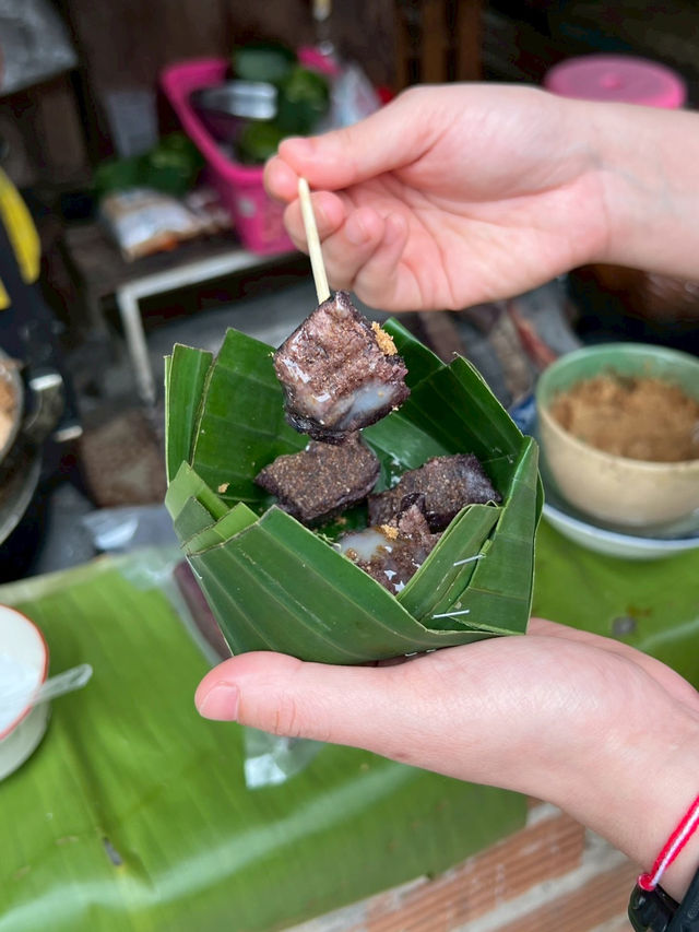 หมู่บ้านเล็กๆที่รายล้อมไปด้วยธรรมชาติสีเขียว หมู่บ้านเล็กๆที่รายล้อมไปด้วยธรรมชาติสีเขียว