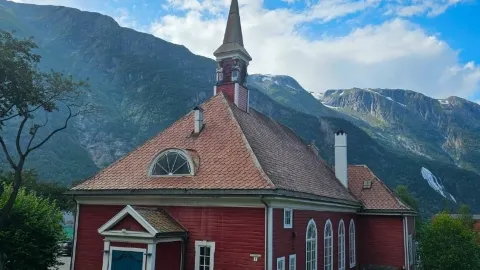 🇳🇴The Launchpad to the Tongue: Gear, Coffee, and Mountain Energy in Tyssedal — traveler post in Odda