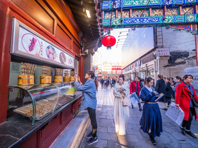 The Ultimate Beijing Day Trip: Great Wall, Forbidden City, Peking Duck & Sanlitun Nightlife!北京经典一日游