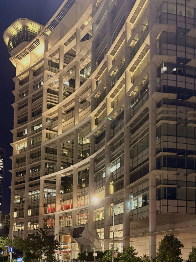 When a Library Looks Like a Million-Dollar Building When a Library Looks Like a Million-Dollar Building