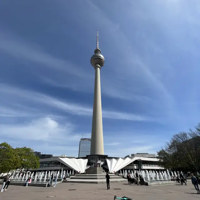 Berliner Fernsehtrum… iconic tower 