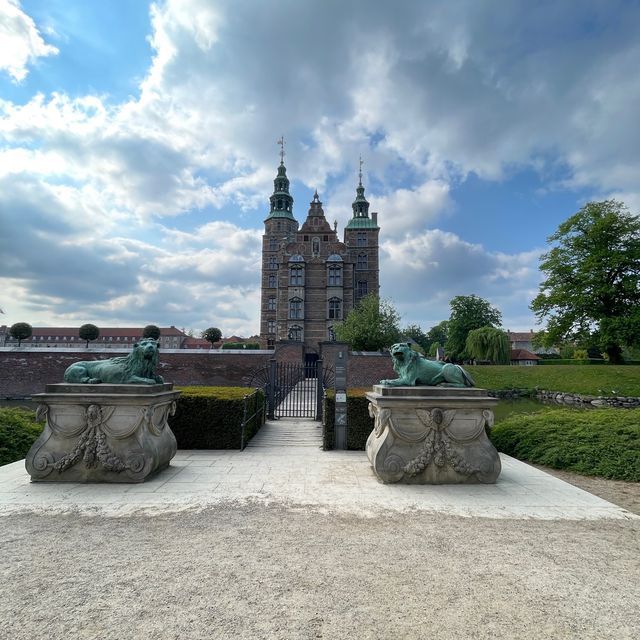A 'once upon a time' Rosenborg castle 👑 🏰 