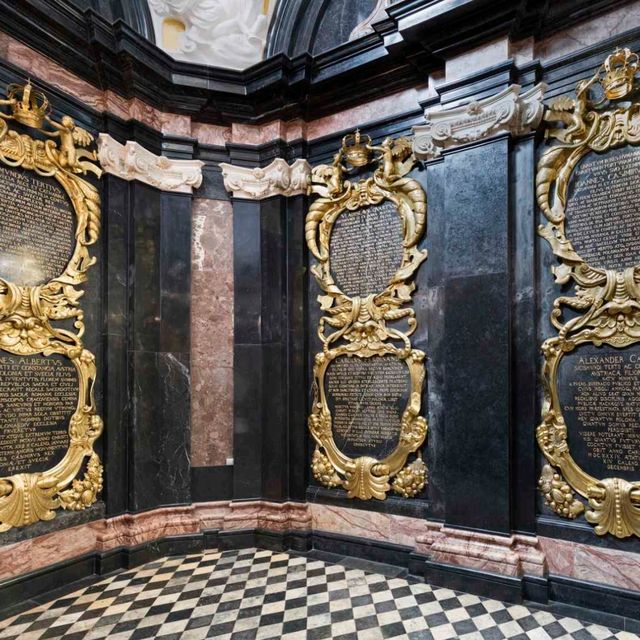The Wawel Cathedral (Katedra Wawelska) 