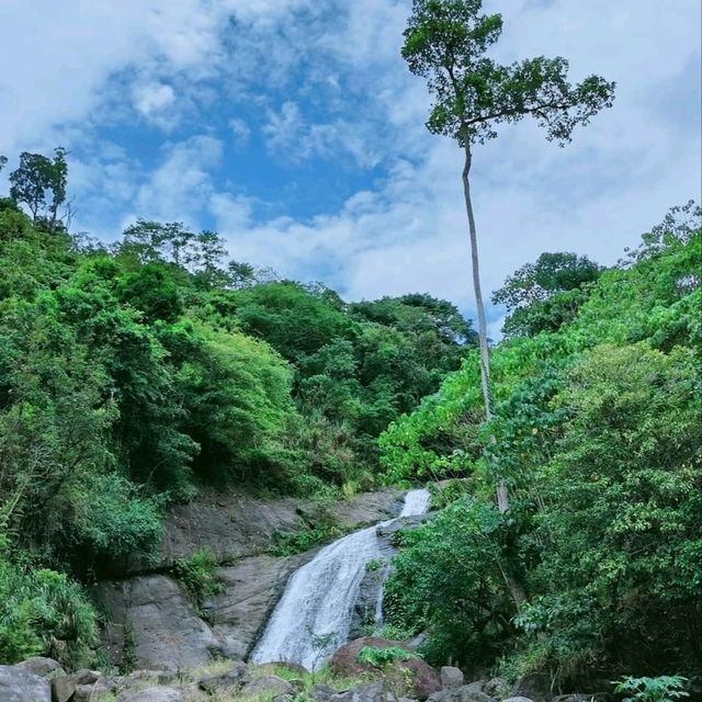 Junuan Falls 
