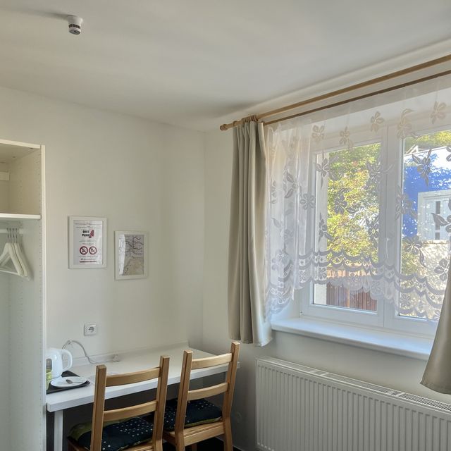 ํ๋ผํ ๊ณตํญ ์ธ๊ทผ ๊ฒ์คํธํ์ฐ์ค: ๊ฒ์คํธํ์ฐ์ค ํ๋ผํ ์์ดํฌํธ ํ๋ผํ ๊ณตํญ ์ธ๊ทผ ๊ฒ์คํธํ์ฐ์ค: ๊ฒ์คํธํ์ฐ์ค ํ๋ผํ ์์ดํฌํธ