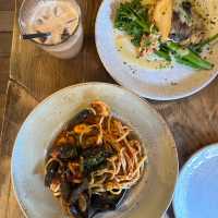 A Taste of Elegance in the Cotswolds: Lunch at Huxleys cafe