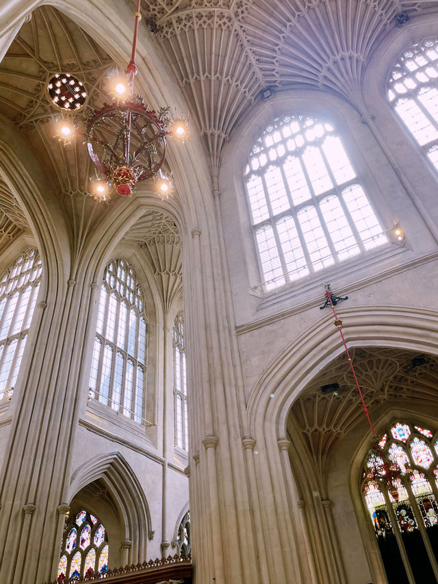 ⛪ Discover Bath Abbey: A Majestic Landmark of History & Architecture ⛪