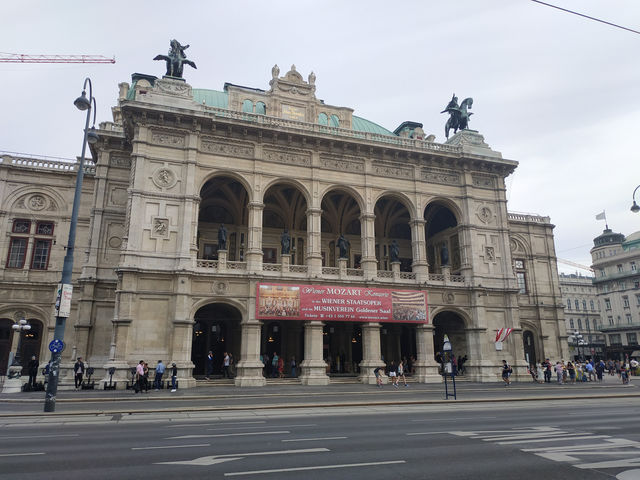 🎭 Culture & Beauty at the Vienna State Opera 🎻✨