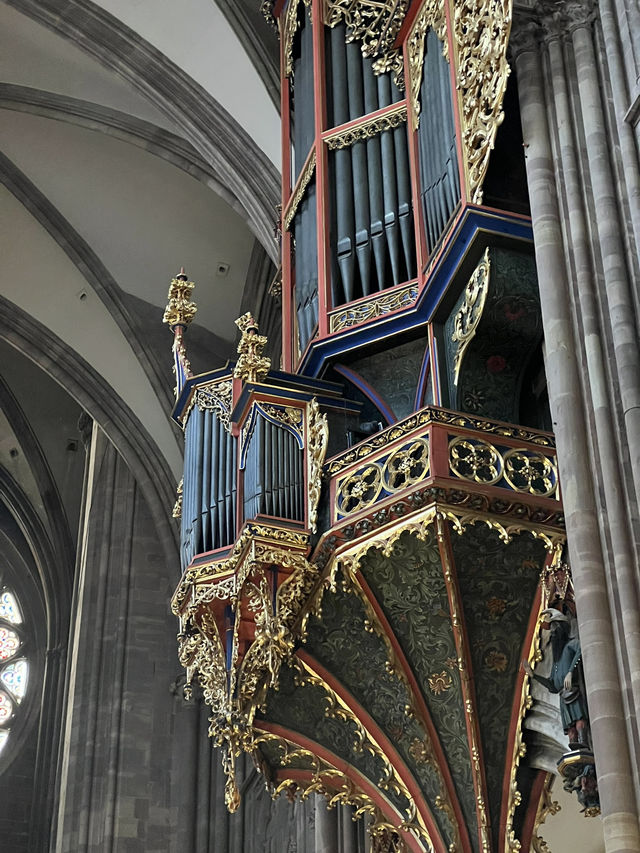 Skyward Majesty – Strasbourg’s Notre-Dame Cathedral Will Leave You Speechless ✨🕍  