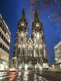 ✨ Cologne Christmas Market – A Winter Fairytale by the Cathedral