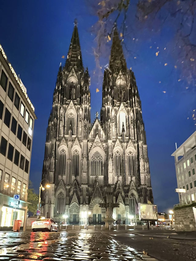 ✨ Cologne Christmas Market – A Winter Fairytale by the Cathedral ✨ Cologne Christmas Market – A Winter Fairytale by the Cathedral